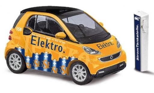Miniature Smart ForTwo 1/87 Busch Fortwo SSB 2012 avec Zapfsäule Smart ForTwo 1/87 Busch Fortwo SSB 2012 avec Zapfsäule miniature