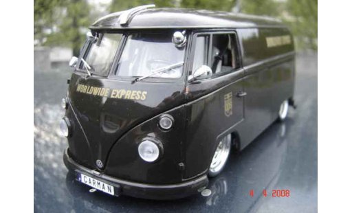 Volkswagen Combi Base 1/18 Solido ups miniature