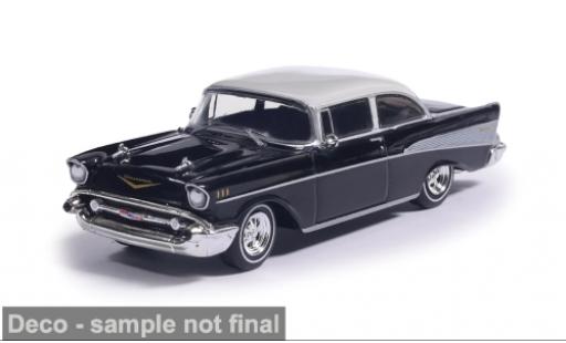 Miniature Chevrolet Bel Air noire/blanche 1957 1/64 IXO America