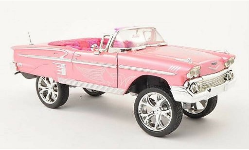 Chevrolet Impala lowrider 1/24 Motormax High Rider rose avec Dekor 1958 miniature