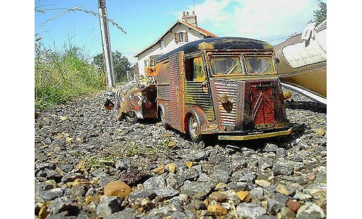 Citroen HY Fourgonnette 1/18 Solido rouille et remorque miniature