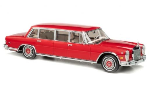Miniature Mercedes 600 1/18 CMC Pullman (W100) rouge 1972 Roter Baron Charles M. Schulz Mercedes 600 1/18 CMC Pullman (W100) rouge 1972 Roter Baron Charles M. Schulz miniature