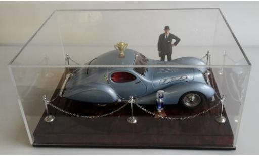 Miniature Talbot Lago 1/18 CMC Diorama: T150 C-SS metallise bleue RHD y compris les podium Vitrine figurine et plinthe Talbot Lago 1/18 CMC Diorama: T150 C-SS metallise bleue RHD y compris les podium Vitrine figurine et plinthe miniature