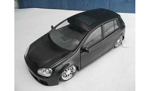Volkswagen Golf GTI 1/18 Burago dub noire jantes chromees miniature