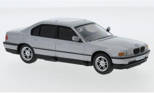 Miniature Bmw 750 1/36 Corgi iL (E38) metallise grise James Bond 007 Tomorrow Never Dies avec fonction Bmw 750 1/36 Corgi iL (E38) metallise grise James Bond 007 Tomorrow Never Dies avec fonction miniature