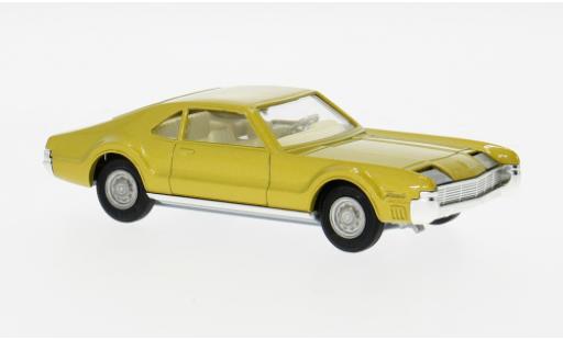 Miniature Oldsmobile Toronado 1/50 Corgi jaune 1967 1:50 Oldsmobile Toronado 1/50 Corgi jaune 1967 1:50 miniature