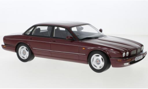 Miniature Jaguar XJ 1/18 Cult Scale Models R (X300) metallise rouge RHD 1995 Jaguar XJ 1/18 Cult Scale Models R (X300) metallise rouge RHD 1995 miniature