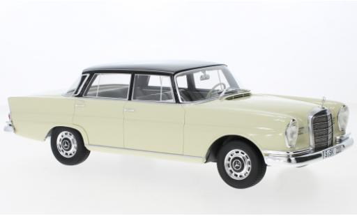 Miniature Mercedes 220 1/18 Cult Scale Models SE (W111) beige/noire 1959 Mercedes 220 1/18 Cult Scale Models SE (W111) beige/noire 1959 miniature