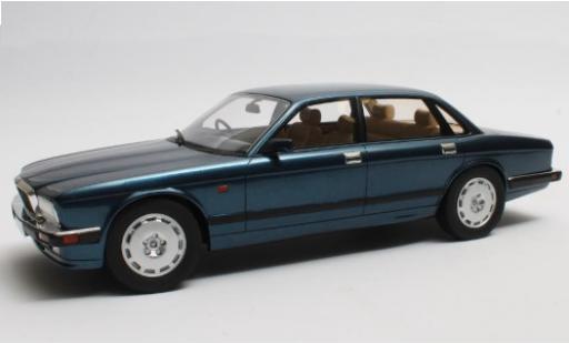 Miniature Jaguar XJ 1/18 Cult Scale Models R (40) metallise bleue RHD 1990 Jaguar XJ 1/18 Cult Scale Models R (40) metallise bleue RHD 1990 miniature
