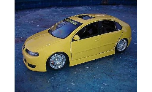 Seat Leon Cupra 1/18 Burago r miniature
