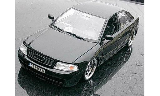 Audi A4 berline 1/18 Ut Models s4 noire miniature
