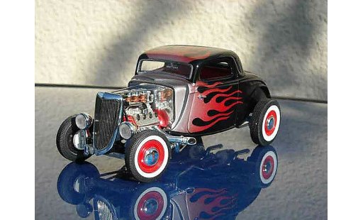 Ford 1934 Hot Rod 1/18 Ertl noir flaming miniature