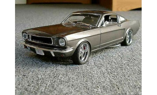 Ford Mustang Fastback 1/18 Jouef coupe miniature