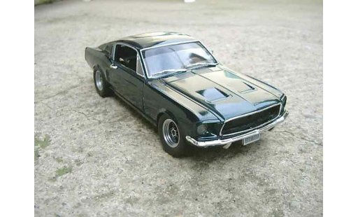 Ford Mustang Bullitt 1/18 Johnny Lightning gt replique 1967 miniature