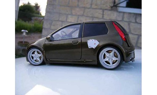 Fiat Punto GT 1/18 Ricko  miniature