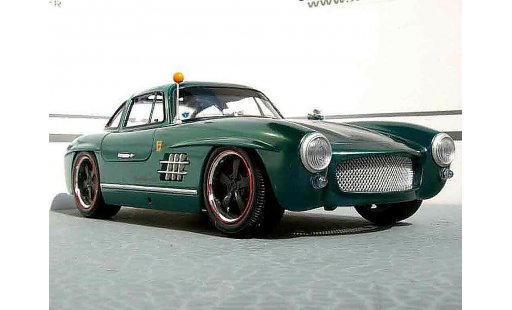 Mercedes 300 Base 1/18 Burago urban hot rod miniature