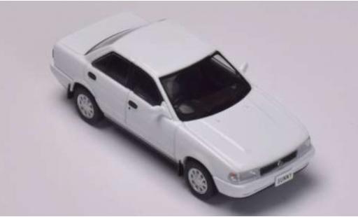 Miniature Nissan Sunny 1/43 First 43 Models (B13) blanche RHD 1990 Nissan Sunny 1/43 First 43 Models (B13) blanche RHD 1990 miniature