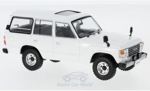 Miniature Toyota Land Cruiser 1/43 First 43 Models LC60 blanche RHD 1982 Toyota Land Cruiser 1/43 First 43 Models LC60 blanche RHD 1982 miniature
