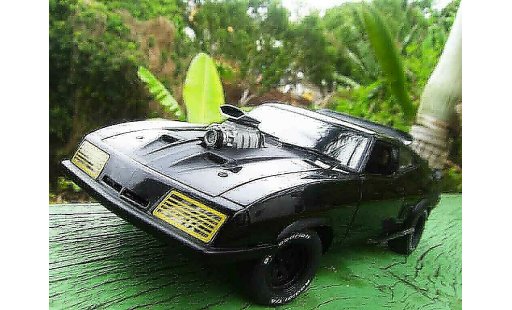 Mad Max ROAD WARRIOR INTERCEPTOR Interceptor 1/18 Autoart falcon 1973 miniature