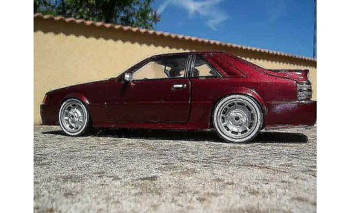 Ford Mustang SVO 1/18 Welly rouge miniature