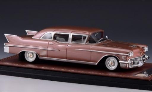 Miniature Cadillac Fleetwood 1/43 GLM 75 Sedan metallise rose 1958 Cadillac Fleetwood 1/43 GLM 75 Sedan metallise rose 1958 miniature