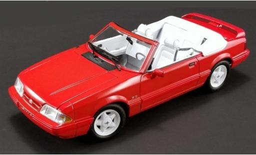 Miniature Ford Mustang 1/18 GMP LX 5.0L Cabriolet Feature Car rouge 1992 Softtop liegt bei Ford Mustang 1/18 GMP LX 5.0L Cabriolet Feature Car rouge 1992 Softtop liegt bei miniature
