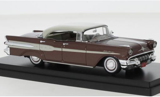 Miniature Pontiac Star Chief 1/43 Goldvarg Collections Hardtop metallise rouge foncé/beige 1957 Pontiac Star Chief 1/43 Goldvarg Collections Hardtop metallise rouge foncé/beige 1957 miniature
