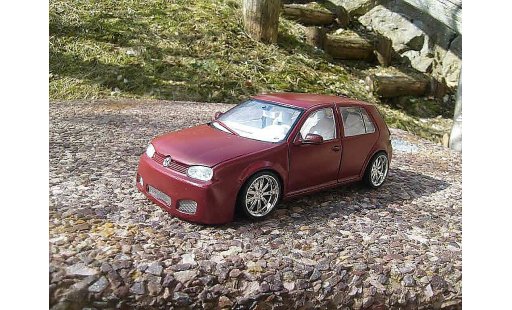 Volkswagen Golf GTI 1/18 Revell bodykit dragon jantes 18 pouces miniature