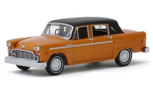 Miniature Checker Marathon 1/64 Greenlight metallise orange/matt-noire 1972 Checker Marathon 1/64 Greenlight metallise orange/matt-noire 1972 miniature