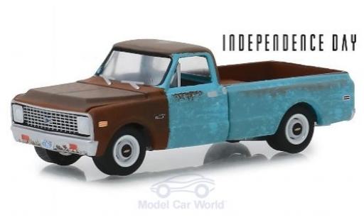 Miniature Chevrolet C-10 1/64 Greenlight bleue/marron Independence Day 1971 mit Schmutzeffekt Chevrolet C-10 1/64 Greenlight bleue/marron Independence Day 1971 mit Schmutzeffekt miniature