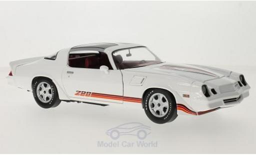 Miniature Chevrolet Camaro Z28 1/18 Greenlight Z28 blanche/rouge 1981 Chevrolet Camaro Z28 1/18 Greenlight Z28 blanche/rouge 1981 miniature