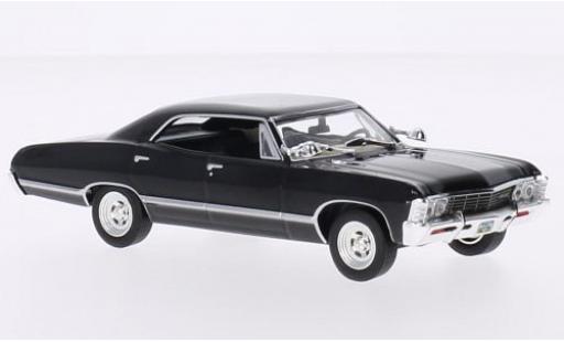 Miniature Chevrolet Impala 1/43 Greenlight Sport Sedan noire Supernatural TV Series 1967 Chevrolet Impala 1/43 Greenlight Sport Sedan noire Supernatural TV Series 1967 miniature