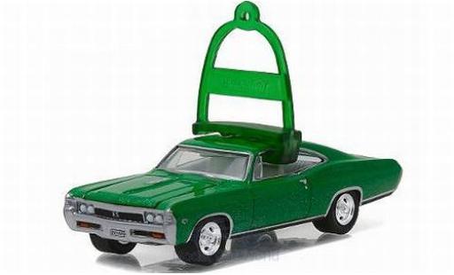 Miniature Chevrolet Impala 1/64 Greenlight SS metallise verte/Dekor 1967 Holiday Ornaments Series 1 ohne Vitrine Chevrolet Impala 1/64 Greenlight SS metallise verte/Dekor 1967 Holiday Ornaments Series 1 ohne Vitrine miniature
