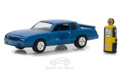 Miniature Chevrolet Monte Carlo 1/64 Greenlight SS metallise bleue 1984 mit Zapfsäule Chevrolet Monte Carlo 1/64 Greenlight SS metallise bleue 1984 mit Zapfsäule miniature