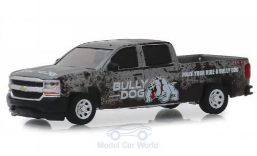 Miniature Chevrolet Silverado 1/64 Greenlight grise/Dekor Bully Dog 2018 Chevrolet Silverado 1/64 Greenlight grise/Dekor Bully Dog 2018 miniature