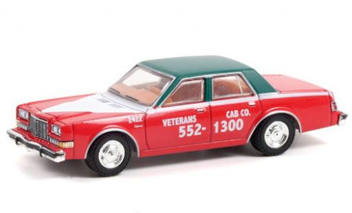 Dodge Diplomat 1/64 Greenlight 1968 Veteran's Cab miniature