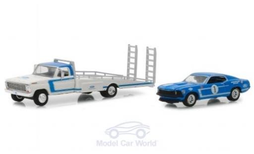 Miniature Ford F-350 1/64 Greenlight Ramp Truck bleue/blanche 1969 mit 1969 Mustang Boss Ford F-350 1/64 Greenlight Ramp Truck bleue/blanche 1969 mit 1969 Mustang Boss miniature