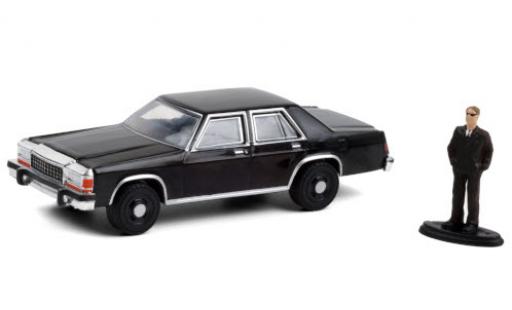 Miniature Ford LTD 1/64 Greenlight Crown Victoria noire 1987 avec figurine Ford LTD 1/64 Greenlight Crown Victoria noire 1987 avec figurine miniature