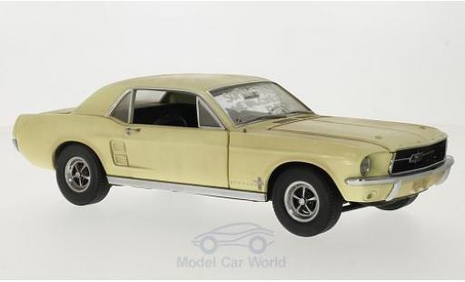 Miniature Ford Mustang 1967 1/18 Greenlight Coupe beige/Dekor The Walking Dead 1967 inklusive Accessoires Ford Mustang 1967 1/18 Greenlight Coupe beige/Dekor The Walking Dead 1967 inklusive Accessoires miniature