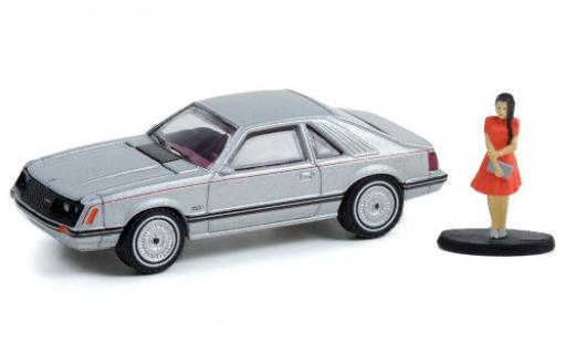 Miniature Ford Mustang 1/64 Greenlight Ghia grise 1979 mit Figur Ford Mustang 1/64 Greenlight Ghia grise 1979 mit Figur miniature