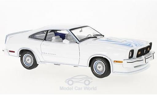Miniature Ford Mustang 1/18 Greenlight II blanche/bleue Film King Cobra 1978 Ford Mustang 1/18 Greenlight II blanche/bleue Film King Cobra 1978 miniature