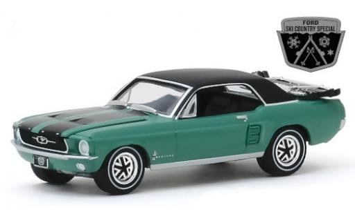 Miniature Ford Mustang 1/64 Greenlight Ski Country Special metallise verte/matt-noire 1967 Ford Mustang 1/64 Greenlight Ski Country Special metallise verte/matt-noire 1967 miniature