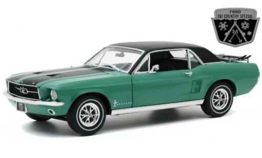 Miniature Ford Mustang 1/18 Greenlight Ski Country Special metallise verte/matt-noire 1967 mit Dachgepäckträger Ford Mustang 1/18 Greenlight Ski Country Special metallise verte/matt-noire 1967 mit Dachgepäckträger miniature