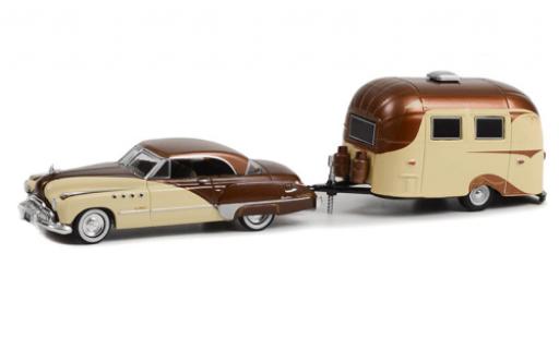 Miniature Buick Roadmaster 1/64 Greenlight Hardtop brun/beige 1949 Buick Roadmaster 1/64 Greenlight Hardtop brun/beige 1949 miniature
