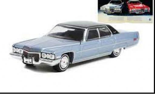 Miniature Cadillac Sedan 1/64 Greenlight DeVille metallise bleu clair/noire 1972 Cadillac Sedan 1/64 Greenlight DeVille metallise bleu clair/noire 1972 miniature