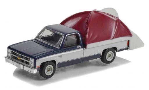 Miniature Chevrolet C-10 1/64 Greenlight Silverado bleu foncé/d 1982 Chevrolet C-10 1/64 Greenlight Silverado bleu foncé/d 1982 miniature