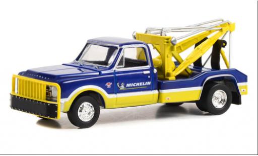 Miniature Chevrolet C-30 1/64 Greenlight Dually Wrecker Michelin 1967 Chevrolet C-30 1/64 Greenlight Dually Wrecker Michelin 1967 miniature