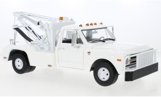 Miniature Chevrolet C-30 1/18 Greenlight Dually Wrecker blanche 1968 Chevrolet C-30 1/18 Greenlight Dually Wrecker blanche 1968 miniature