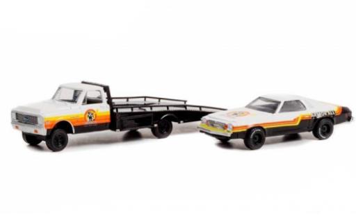 Miniature Chevrolet C-30 1/64 Greenlight Ramp Truck Armor All 1972 Chevrolet C-30 1/64 Greenlight Ramp Truck Armor All 1972 miniature