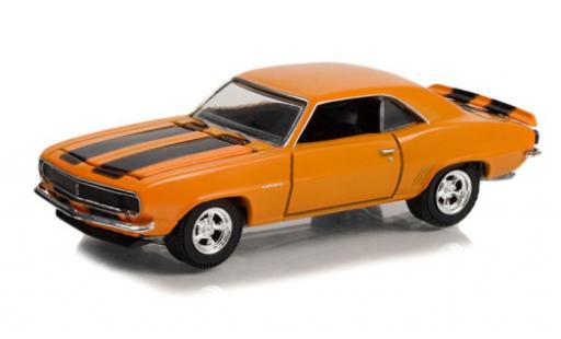 Miniature Chevrolet Camaro 1/64 Greenlight RS orange/noire Counting Cars 1967 Chevrolet Camaro 1/64 Greenlight RS orange/noire Counting Cars 1967 miniature